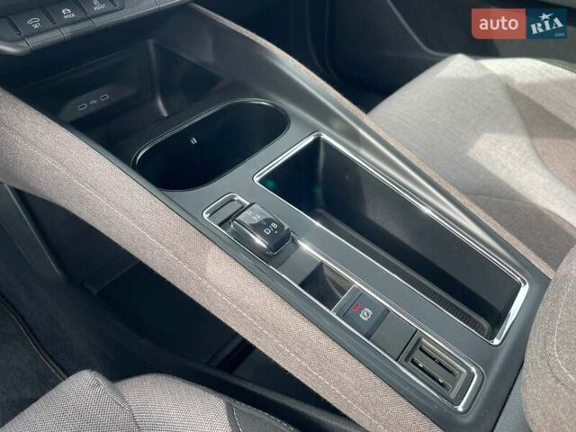 Серый Шкода Enyaq iV, объемом двигателя 0 л и пробегом 34 тыс. км за 22990 $, фото 37 на Automoto.ua