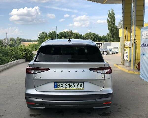 Серый Шкода Enyaq iV, объемом двигателя 0 л и пробегом 180 тыс. км за 22999 $, фото 2 на Automoto.ua