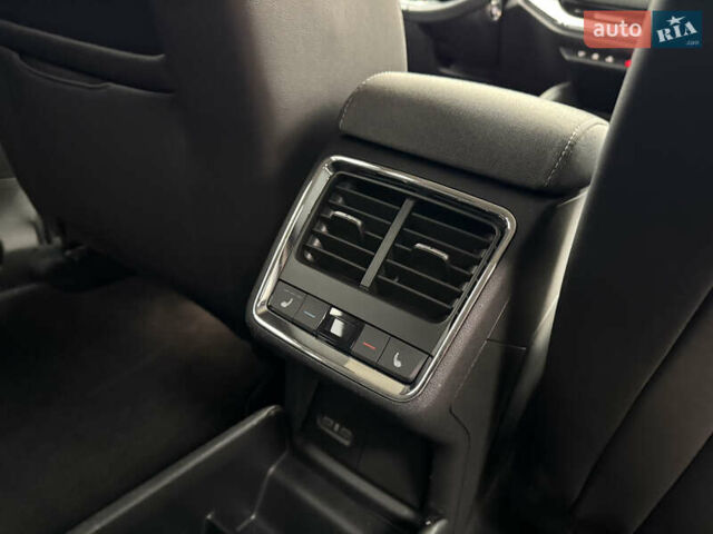 Серый Шкода Enyaq iV, объемом двигателя 0 л и пробегом 190 тыс. км за 21600 $, фото 86 на Automoto.ua