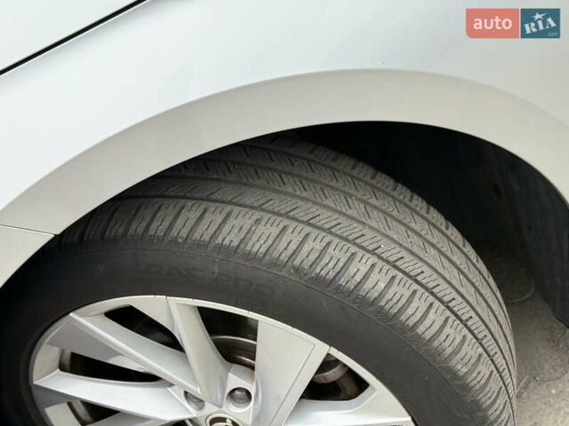 Сірий Шкода Enyaq iV, об'ємом двигуна 0 л та пробігом 190 тис. км за 22500 $, фото 10 на Automoto.ua