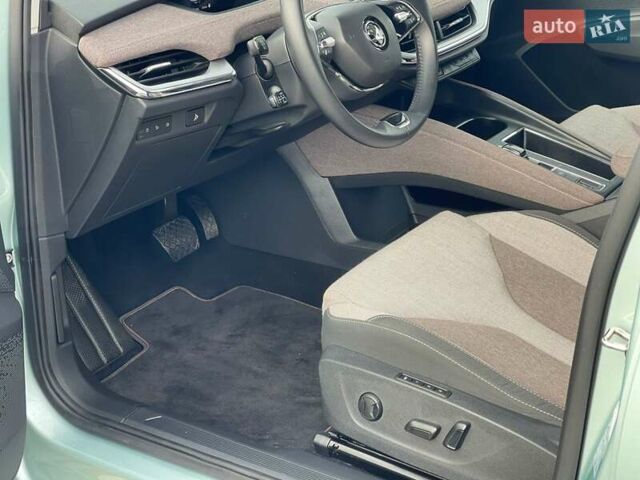 Серый Шкода Enyaq iV, объемом двигателя 0 л и пробегом 34 тыс. км за 22990 $, фото 20 на Automoto.ua