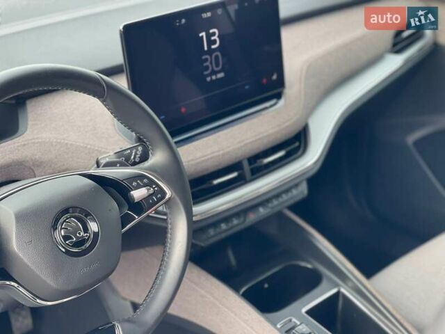Серый Шкода Enyaq iV, объемом двигателя 0 л и пробегом 34 тыс. км за 22990 $, фото 24 на Automoto.ua
