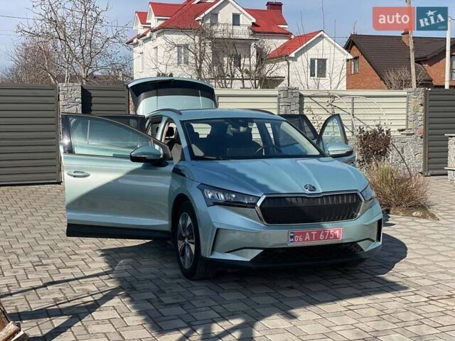 Серый Шкода Enyaq iV, объемом двигателя 0 л и пробегом 118 тыс. км за 21499 $, фото 2 на Automoto.ua