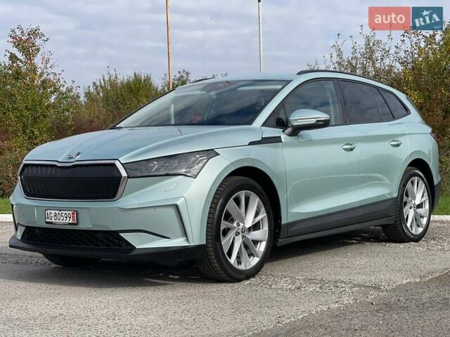 Серый Шкода Enyaq iV, объемом двигателя 0 л и пробегом 34 тыс. км за 22990 $, фото 3 на Automoto.ua