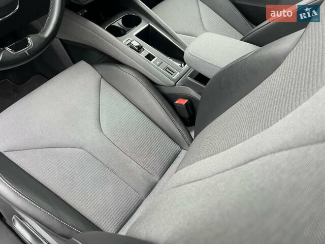 Серый Шкода Enyaq iV, объемом двигателя 0 л и пробегом 65 тыс. км за 22000 $, фото 29 на Automoto.ua