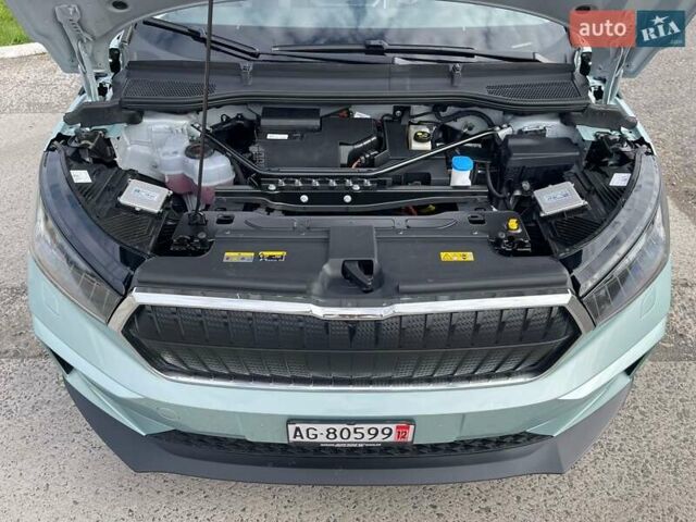 Серый Шкода Enyaq iV, объемом двигателя 0 л и пробегом 34 тыс. км за 22990 $, фото 51 на Automoto.ua