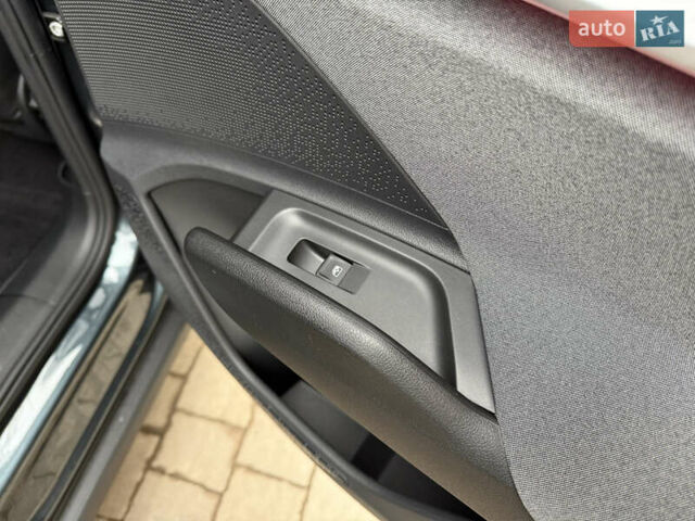 Серый Шкода Enyaq iV, объемом двигателя 0 л и пробегом 190 тыс. км за 21600 $, фото 82 на Automoto.ua