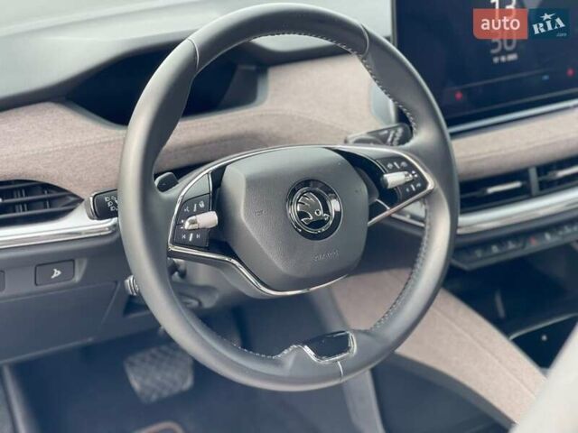 Серый Шкода Enyaq iV, объемом двигателя 0 л и пробегом 34 тыс. км за 22990 $, фото 27 на Automoto.ua