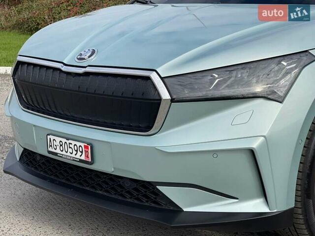 Серый Шкода Enyaq iV, объемом двигателя 0 л и пробегом 34 тыс. км за 22990 $, фото 11 на Automoto.ua