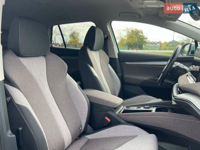 Серый Шкода Enyaq iV, объемом двигателя 0 л и пробегом 34 тыс. км за 22990 $, фото 40 на Automoto.ua