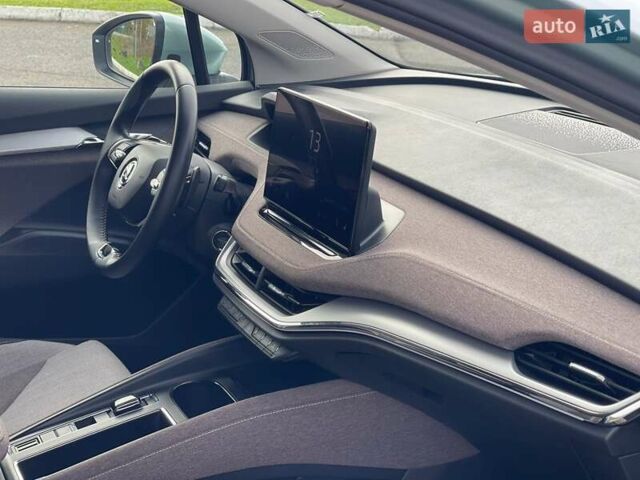 Серый Шкода Enyaq iV, объемом двигателя 0 л и пробегом 34 тыс. км за 22990 $, фото 38 на Automoto.ua