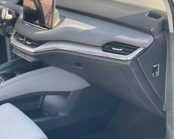 Серый Шкода Enyaq iV, объемом двигателя 0 л и пробегом 118 тыс. км за 21499 $, фото 16 на Automoto.ua