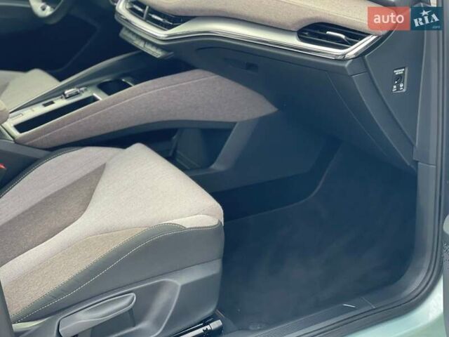 Серый Шкода Enyaq iV, объемом двигателя 0 л и пробегом 34 тыс. км за 22990 $, фото 43 на Automoto.ua