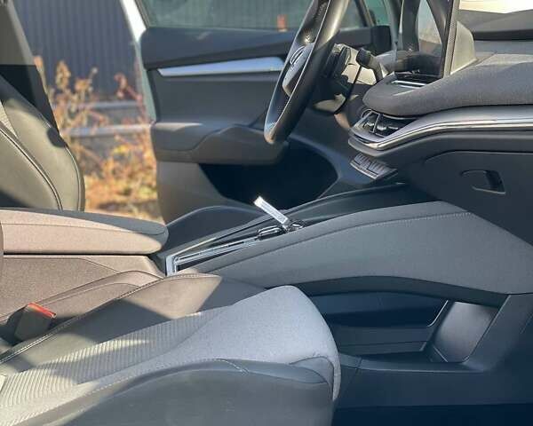 Серый Шкода Enyaq iV, объемом двигателя 0 л и пробегом 118 тыс. км за 21499 $, фото 17 на Automoto.ua