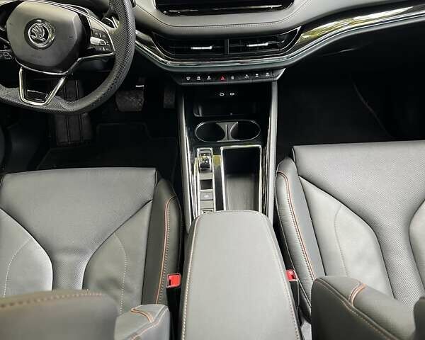 Серый Шкода Enyaq iV, объемом двигателя 0 л и пробегом 78 тыс. км за 27900 $, фото 8 на Automoto.ua