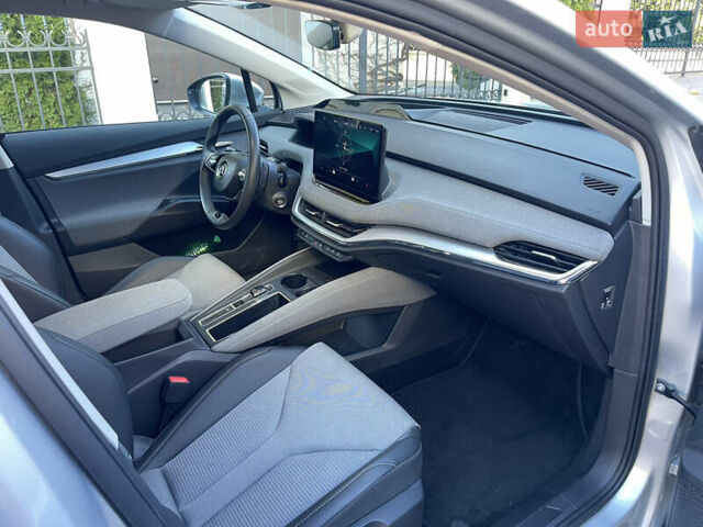 Серый Шкода Enyaq iV, объемом двигателя 0 л и пробегом 12 тыс. км за 24999 $, фото 20 на Automoto.ua