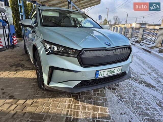 Серый Шкода Enyaq iV, объемом двигателя 0 л и пробегом 27 тыс. км за 32500 $, фото 1 на Automoto.ua
