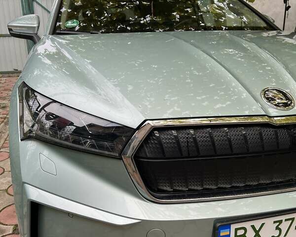 Серый Шкода Enyaq iV, объемом двигателя 0 л и пробегом 78 тыс. км за 27900 $, фото 3 на Automoto.ua