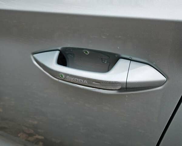 Сірий Шкода Enyaq iV, об'ємом двигуна 0 л та пробігом 70 тис. км за 24200 $, фото 18 на Automoto.ua
