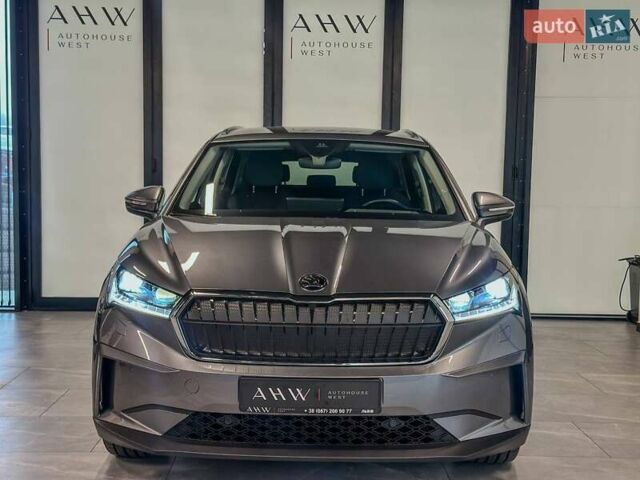 Серый Шкода Enyaq iV, объемом двигателя 0 л и пробегом 135 тыс. км за 26900 $, фото 1 на Automoto.ua