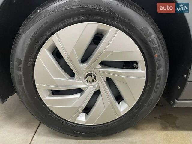 Шкода Enyaq iV 2022 в Луцке на Automoto.ua Серый Шкода Enyaq iV, объемом двигателя 0 л и пробегом 65 тыс. км за 21499 $, фото 3 на Automoto.ua