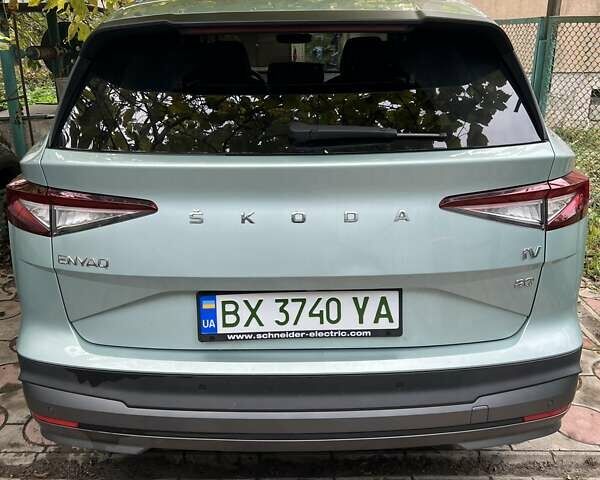 Серый Шкода Enyaq iV, объемом двигателя 0 л и пробегом 78 тыс. км за 27900 $, фото 4 на Automoto.ua