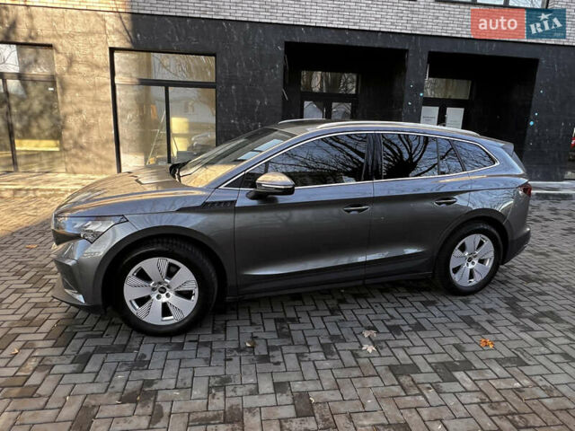 Серый Шкода Enyaq iV, объемом двигателя 0 л и пробегом 207 тыс. км за 19500 $, фото 6 на Automoto.ua