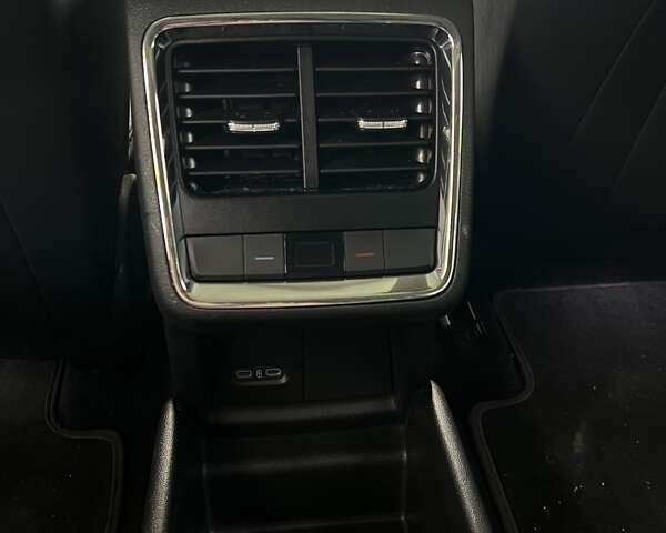 Серый Шкода Enyaq iV, объемом двигателя 0 л и пробегом 78 тыс. км за 27900 $, фото 19 на Automoto.ua