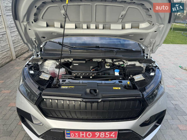 Серый Шкода Enyaq iV, объемом двигателя 0 л и пробегом 202 тыс. км за 25950 $, фото 24 на Automoto.ua