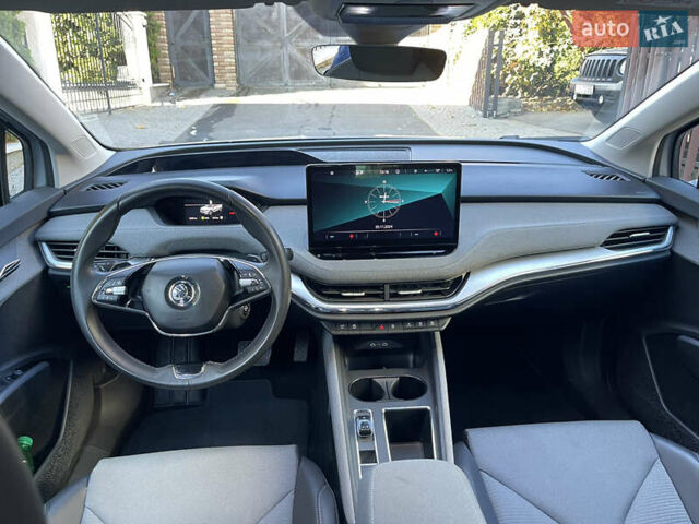 Серый Шкода Enyaq iV, объемом двигателя 0 л и пробегом 12 тыс. км за 24999 $, фото 13 на Automoto.ua