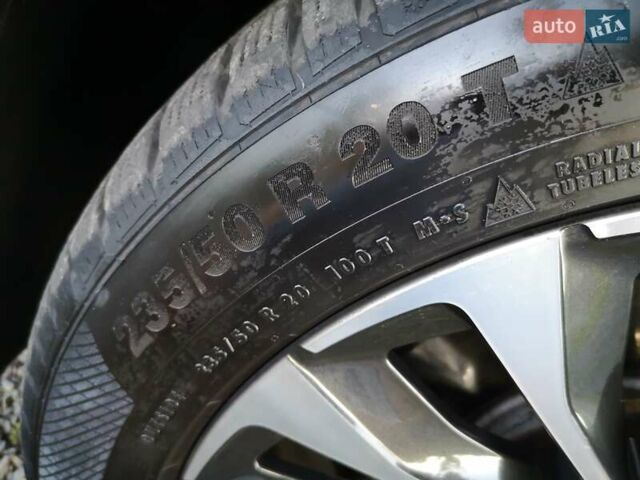 Серый Шкода Enyaq iV, объемом двигателя 0 л и пробегом 41 тыс. км за 33300 $, фото 48 на Automoto.ua