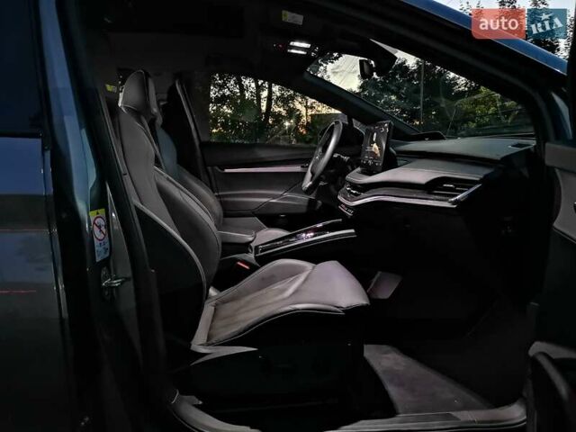 Серый Шкода Enyaq iV, объемом двигателя 0 л и пробегом 41 тыс. км за 33300 $, фото 62 на Automoto.ua