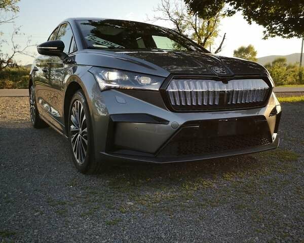 Серый Шкода Enyaq iV, объемом двигателя 0 л и пробегом 41 тыс. км за 33300 $, фото 1 на Automoto.ua