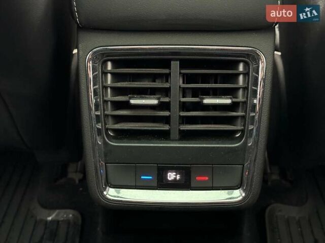 Серый Шкода Enyaq iV, объемом двигателя 0 л и пробегом 46 тыс. км за 31690 $, фото 31 на Automoto.ua