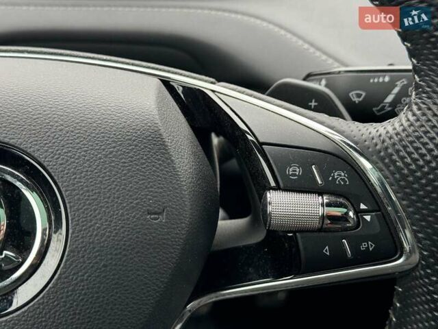 Серый Шкода Enyaq iV, объемом двигателя 0 л и пробегом 46 тыс. км за 31690 $, фото 35 на Automoto.ua