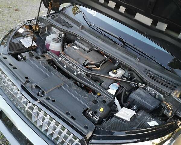 Серый Шкода Enyaq iV, объемом двигателя 0 л и пробегом 41 тыс. км за 33300 $, фото 25 на Automoto.ua