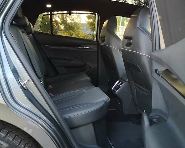 Серый Шкода Enyaq iV, объемом двигателя 0 л и пробегом 41 тыс. км за 33300 $, фото 12 на Automoto.ua