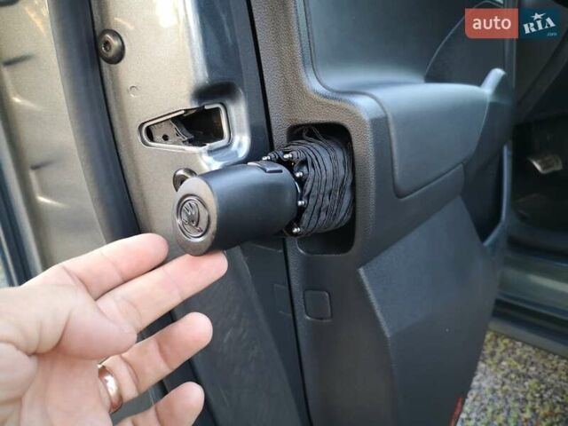 Серый Шкода Enyaq iV, объемом двигателя 0 л и пробегом 41 тыс. км за 33300 $, фото 39 на Automoto.ua