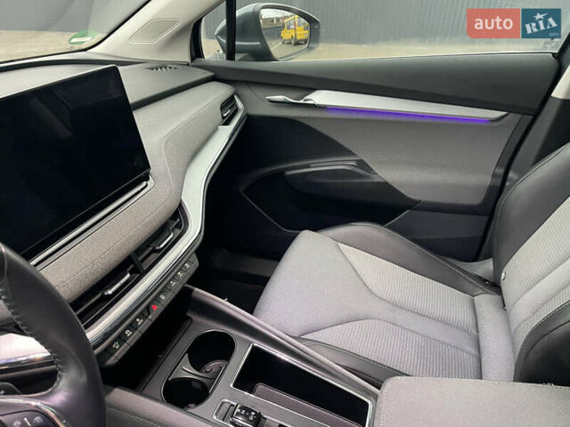 Серый Шкода Enyaq iV, объемом двигателя 0 л и пробегом 105 тыс. км за 23800 $, фото 9 на Automoto.ua