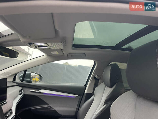 Серый Шкода Enyaq iV, объемом двигателя 0 л и пробегом 105 тыс. км за 23800 $, фото 13 на Automoto.ua