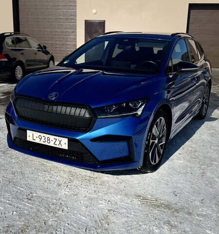 Синий Шкода Enyaq iV, объемом двигателя 0 л и пробегом 195 тыс. км за 21900 $, фото 4 на Automoto.ua