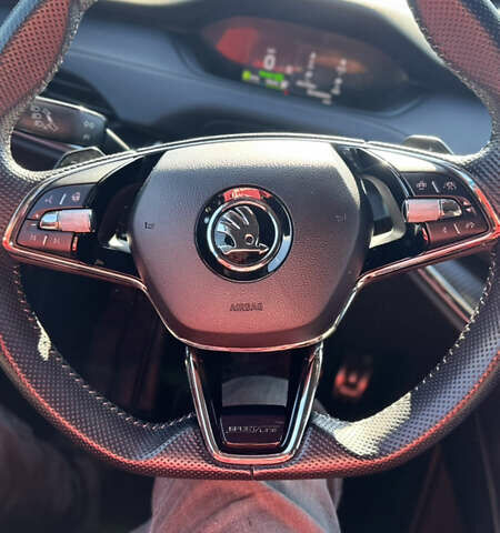 Синий Шкода Enyaq iV, объемом двигателя 0 л и пробегом 195 тыс. км за 21900 $, фото 9 на Automoto.ua