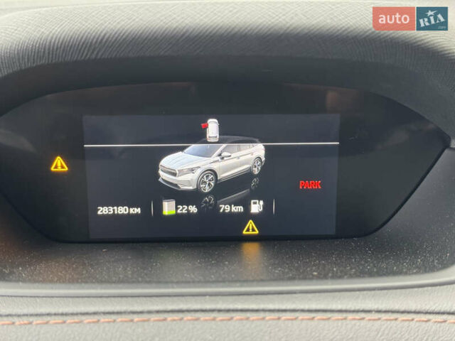 Синий Шкода Enyaq iV, объемом двигателя 0 л и пробегом 280 тыс. км за 17800 $, фото 24 на Automoto.ua