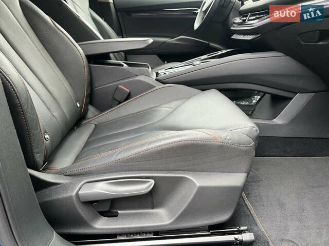 Синий Шкода Enyaq iV, объемом двигателя 0 л и пробегом 130 тыс. км за 22500 $, фото 49 на Automoto.ua
