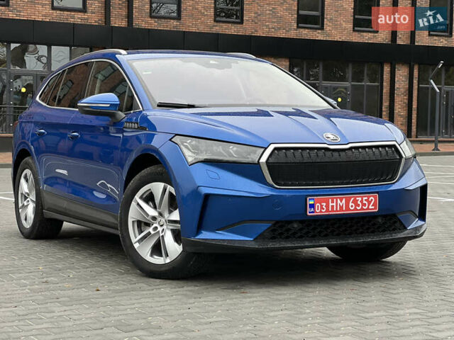 Синий Шкода Enyaq iV, объемом двигателя 0 л и пробегом 130 тыс. км за 22500 $, фото 3 на Automoto.ua