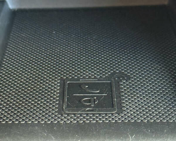 Шкода Enyaq iV 2023 в Луцке на Automoto.ua Синий Шкода Enyaq iV, объемом двигателя 0 л и пробегом 25 тыс. км за 31200 $, фото 29 на Automoto.ua