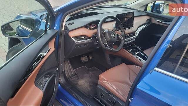 Синий Шкода Enyaq iV, объемом двигателя 0 л и пробегом 72 тыс. км за 25900 $, фото 1 на Automoto.ua