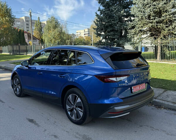 Синий Шкода Enyaq iV, объемом двигателя 0 л и пробегом 77 тыс. км за 29900 $, фото 4 на Automoto.ua