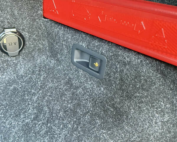 Синий Шкода Enyaq iV, объемом двигателя 0 л и пробегом 77 тыс. км за 29900 $, фото 11 на Automoto.ua