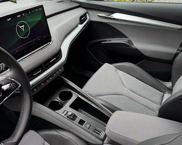 Синий Шкода Enyaq iV, объемом двигателя 0 л и пробегом 21 тыс. км за 24200 $, фото 9 на Automoto.ua
